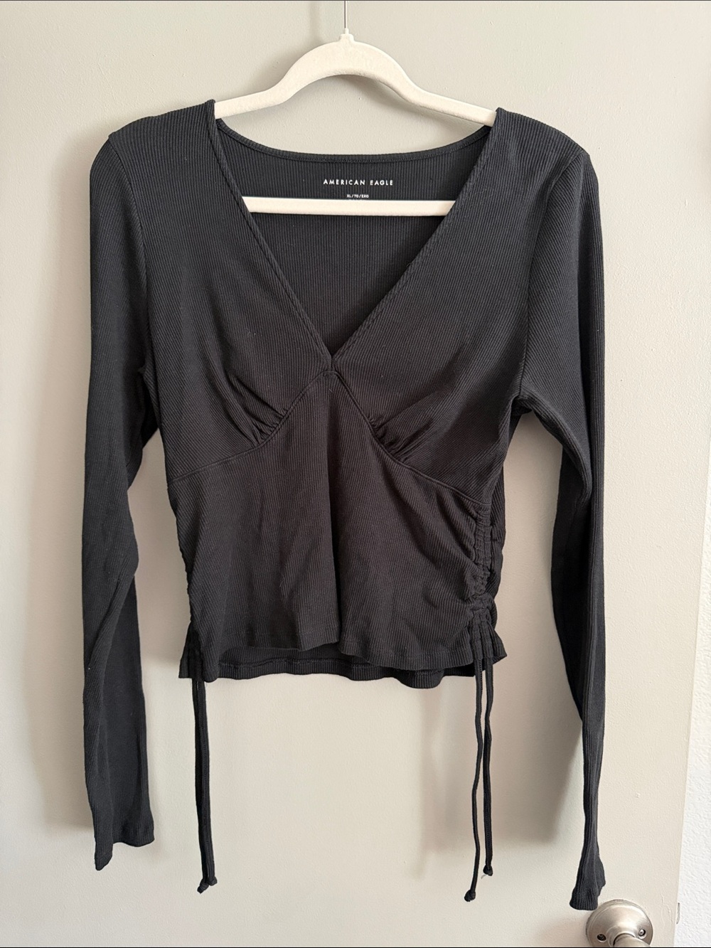 American Eagle Outfitters Black Ribbed V-Neck Long-Sleeve Ruched Top